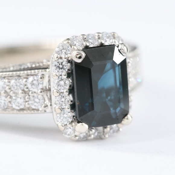 14K White Gold, 1.24CT Sapphire And Diamond Ring. - Picture 4 of 8